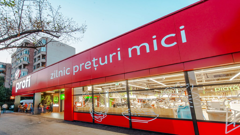 Găini crescute în baterii
